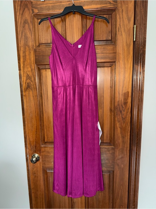 Dress the Population Dresses & Skirts - Dress the Population Fuchsia V-Neck Maxi Dress with Pockets